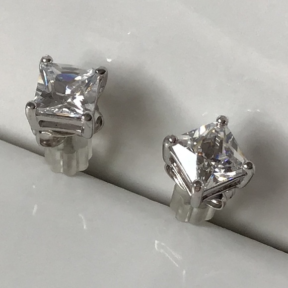 New Sterling Silver Cubic Zirconia Pierced Stud Earrings - Picture 2 of 12